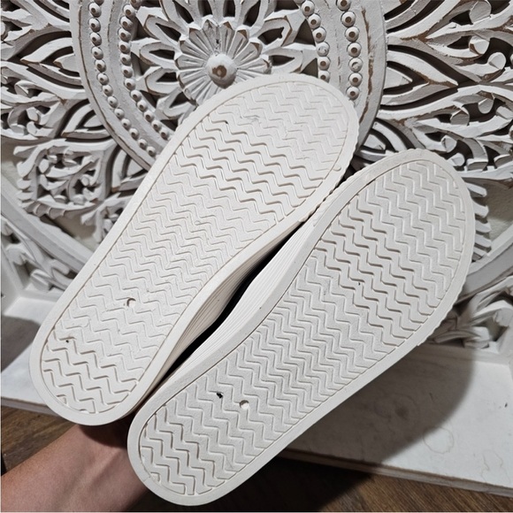 Torrid ruched slip on sneakers - Picture 6 of 6